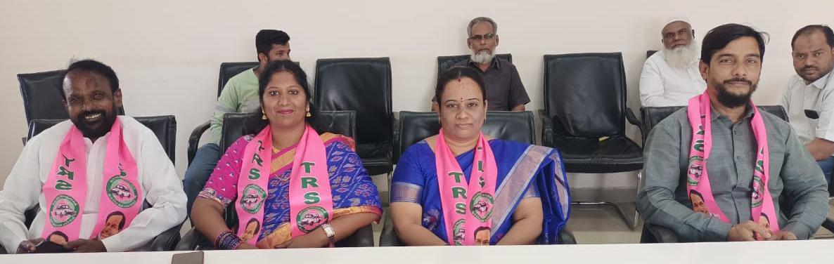 మెదక్: పురపాలక సంఘం కో ఆప్షన్ సభ్యుల ప్రమాణ స్వీకారం మెదక్: పురపాలక సంఘం కో ఆప్షన్ సభ్యుల ప్రమాణ స్వీకారం