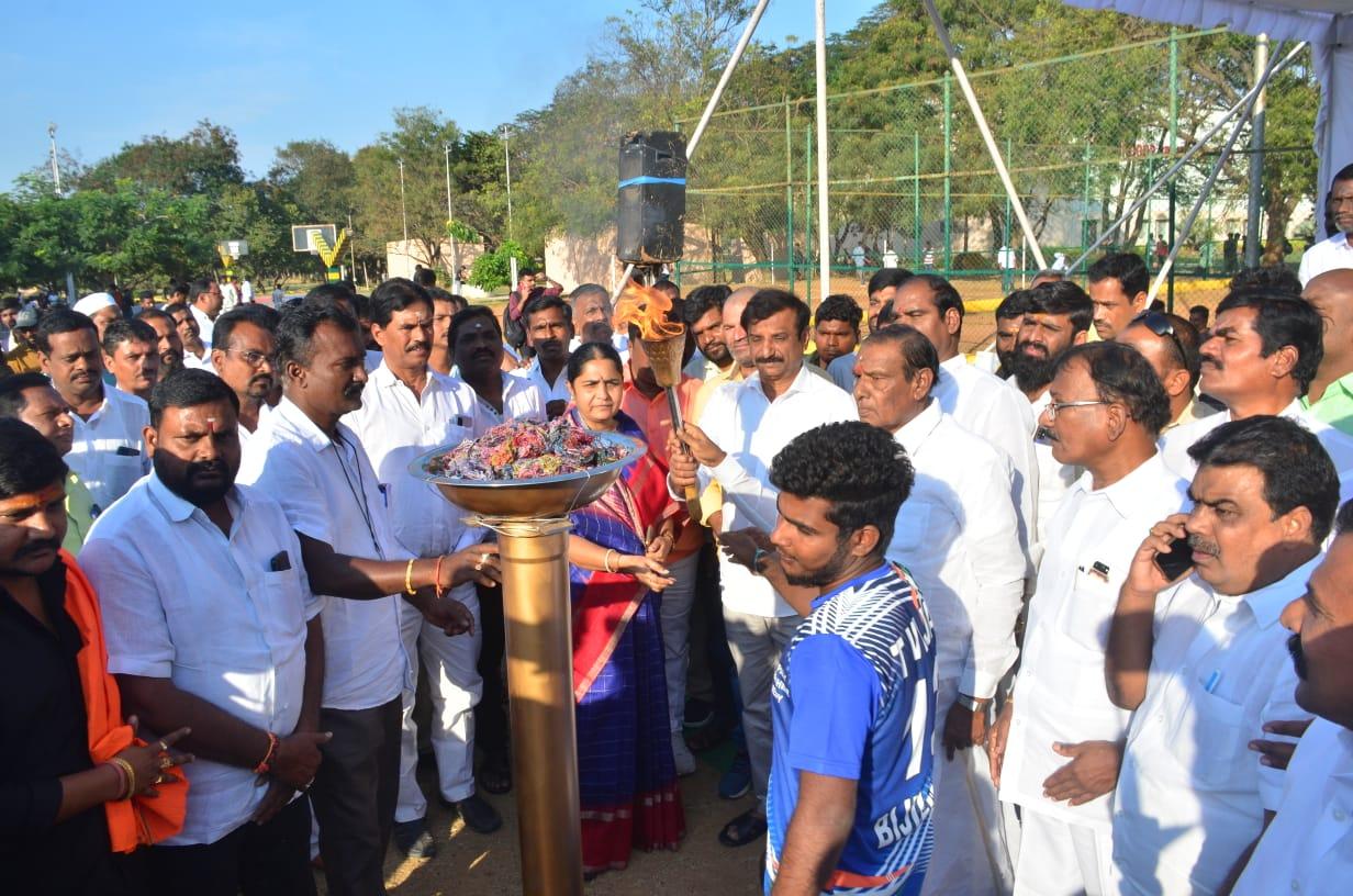 క్రీడలతో మానసిక ప్రశాంతత: సునీతా లక్ష్మారెడ్డి క్రీడలతో మానసిక ప్రశాంతత: సునీతా లక్ష్మారెడ్డి