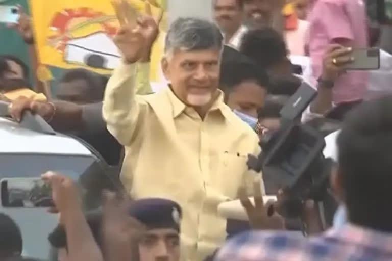 విజయనగరంలో బాబు మూడురోజుల టూర్.. పోటెత్తిన జనం! విజయనగరంలో బాబు మూడురోజుల టూర్.. పోటెత్తిన జనం!