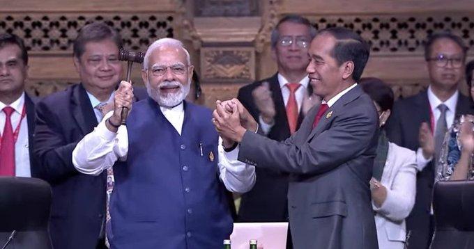 భారత్కు అధికారికంగా G-20 అధ్యక్ష బాధ్యతలు భారత్కు అధికారికంగా G-20 అధ్యక్ష బాధ్యతలు