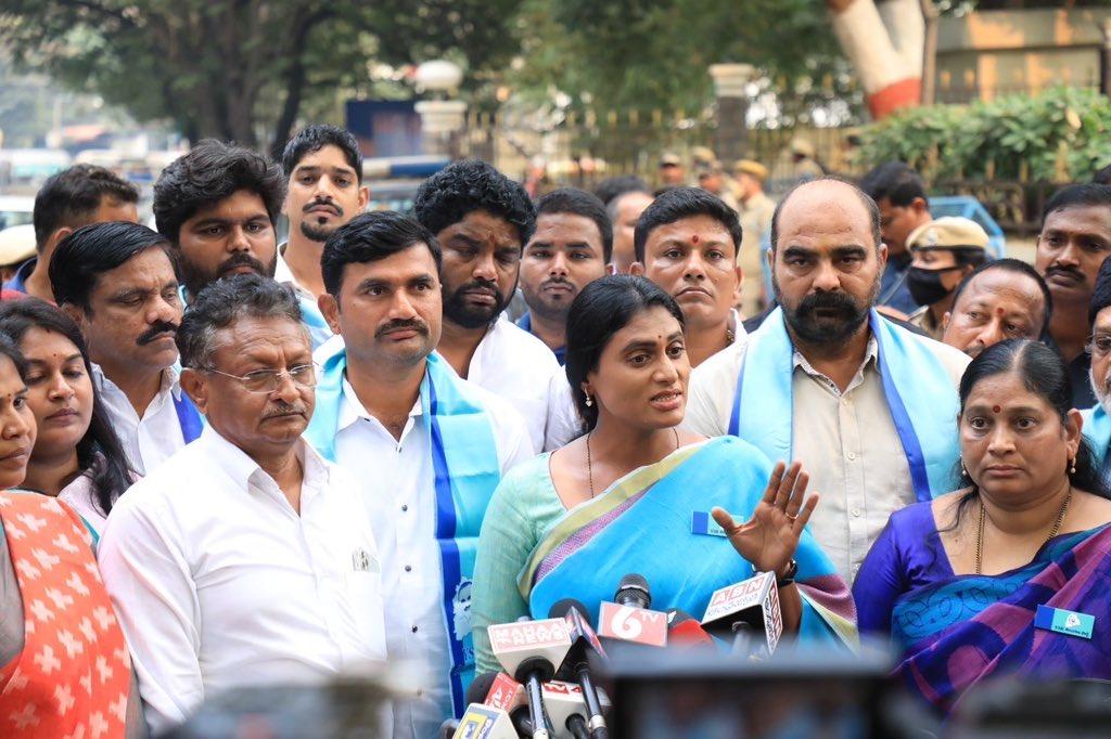 వైఎస్ పాలన తీసుకొచ్చే వరకు పోరాటం: వైఎస్ షర్మిల వైఎస్ పాలన తీసుకొచ్చే వరకు పోరాటం: వైఎస్ షర్మిల