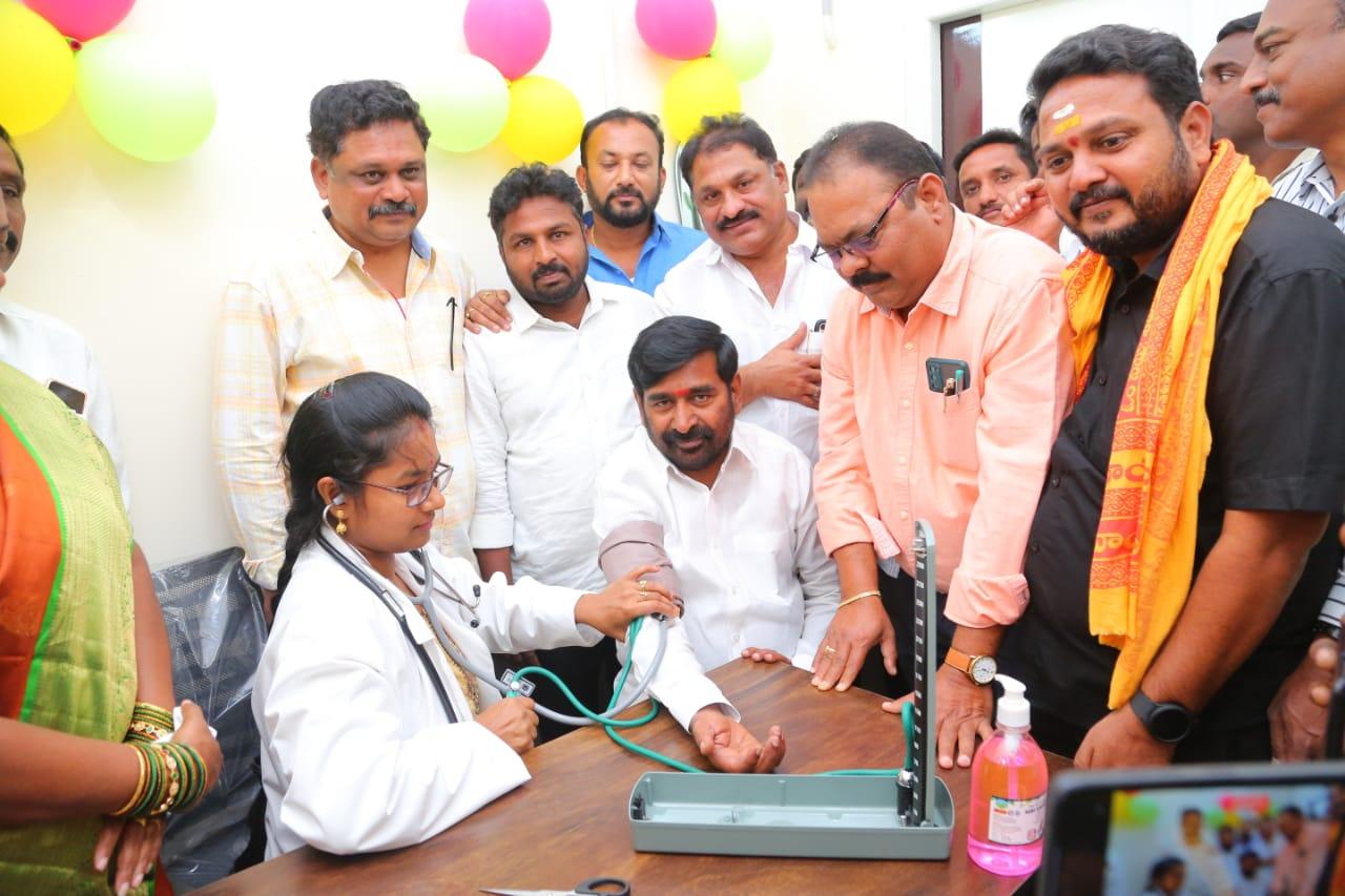 సుస్తీ పోగొట్టేందుకు.. బస్తీ దవాఖాన: మంత్రి జగదీష్రెడ్డి సుస్తీ పోగొట్టేందుకు.. బస్తీ దవాఖాన: మంత్రి జగదీష్రెడ్డి