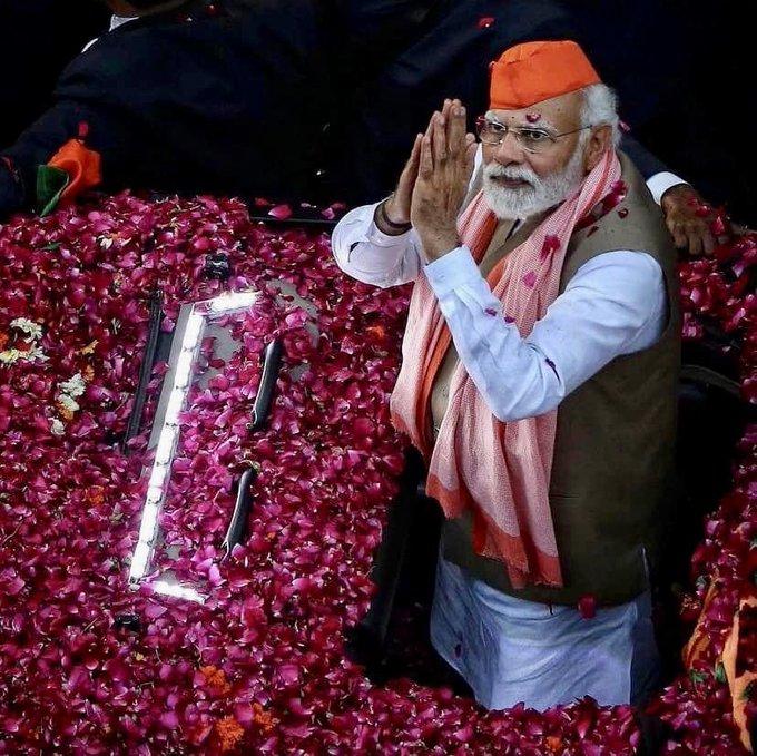 గుజరాత్లో బీజేపీ ప్రభంజనం.. కాంగ్రెస్కు దక్కని ప్రతిపక్షహోదా గుజరాత్లో బీజేపీ ప్రభంజనం.. కాంగ్రెస్కు దక్కని ప్రతిపక్షహోదా
