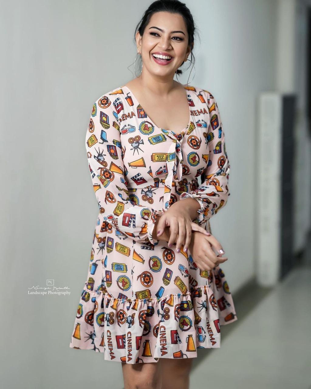 ఏమ్మా గీతామాధురి.. ఏంటీ అవతారం? ఏమ్మా గీతామాధురి.. ఏంటీ అవతారం?