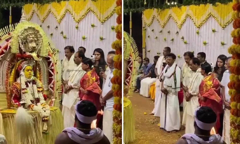 ‘కాంతార’ భూతకోల వేడుకలో.. ‘స్వీటీ’ అనుష్క సందడి ‘కాంతార’ భూతకోల వేడుకలో.. ‘స్వీటీ’ అనుష్క సందడి