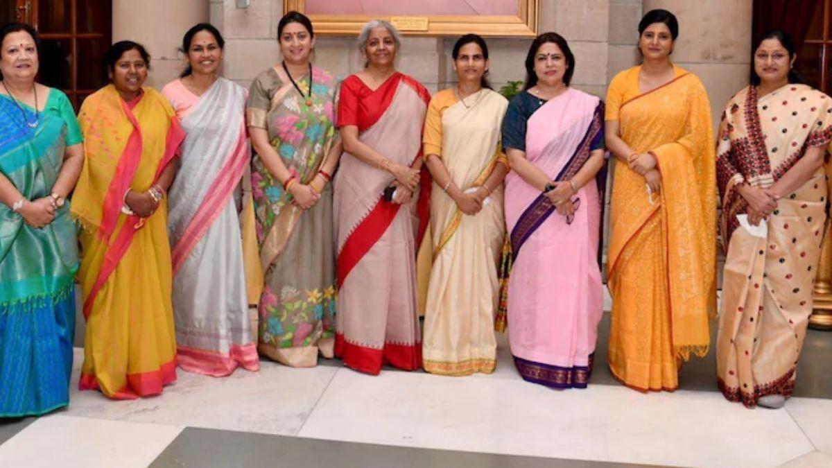 మన చట్టసభల్లో మహిళల ప్రాతినిధ్యం 15% మాత్రమే మన చట్టసభల్లో మహిళల ప్రాతినిధ్యం 15% మాత్రమే