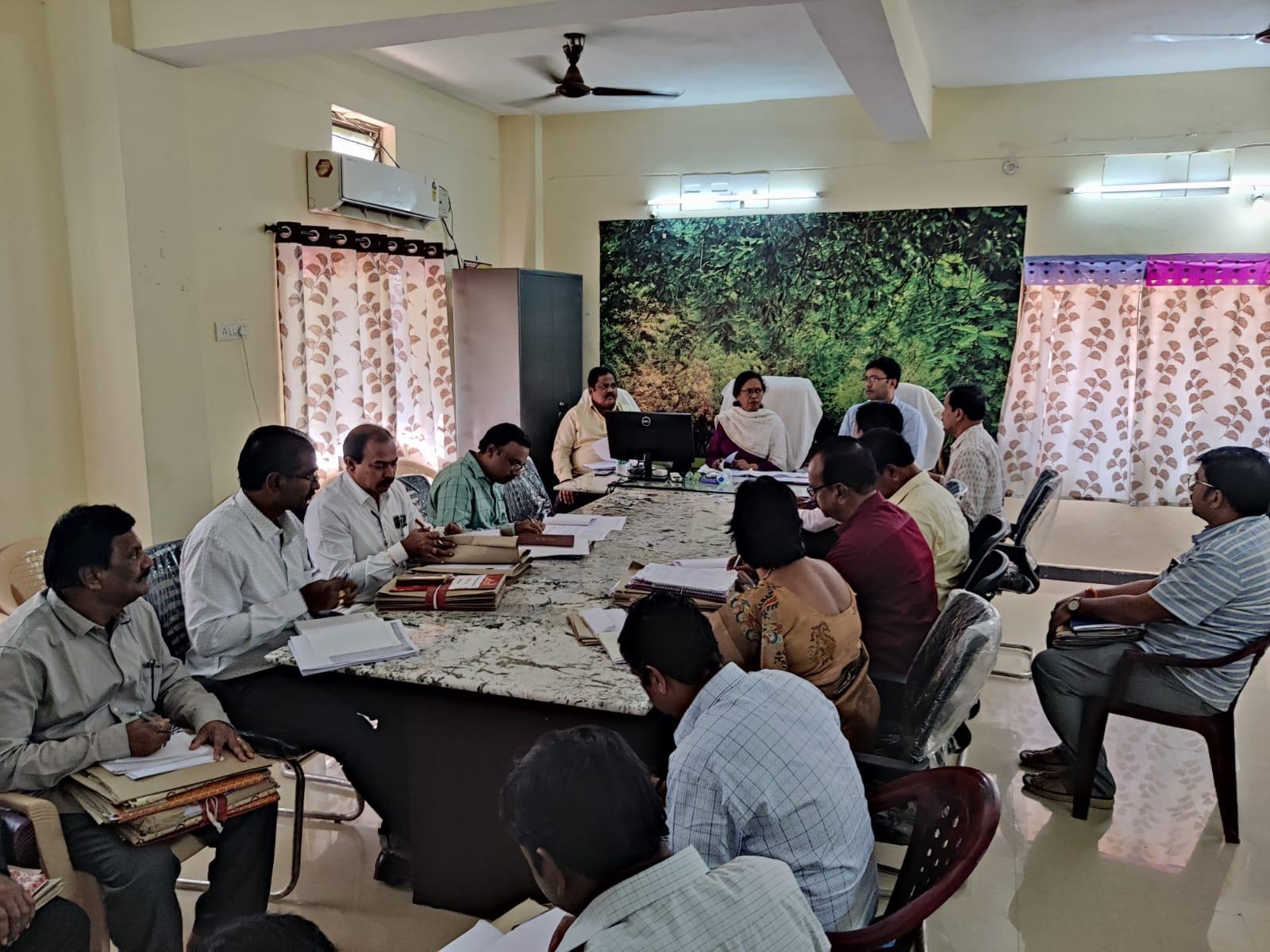 MEDAK: ఓటరు నమోదు తీరుపై సమీక్ష.. MEDAK: ఓటరు నమోదు తీరుపై సమీక్ష..
