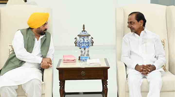 దేశ రాజకీయాలపై చర్చించిన తెలంగాణ, పంజాబ్ సీఎంలు దేశ రాజకీయాలపై చర్చించిన తెలంగాణ, పంజాబ్ సీఎంలు