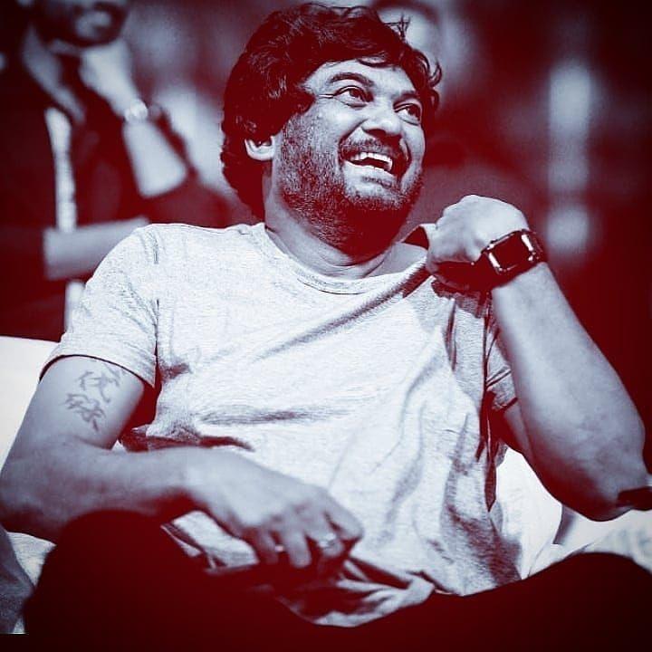మిర్రరింగ్తో కనికట్టు చేయడం ఎలాగో చెప్పిన పూరి మిర్రరింగ్తో కనికట్టు చేయడం ఎలాగో చెప్పిన పూరి