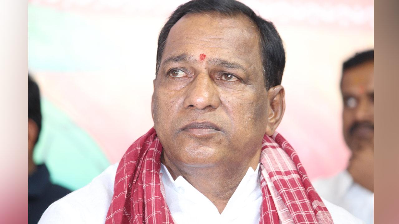 మంత్రి మల్లారెడ్డిపై తిరుగుబాటు.. డైరెక్షన్ అక్కడి నుంచేనా..? మంత్రి మల్లారెడ్డిపై తిరుగుబాటు.. డైరెక్షన్ అక్కడి నుంచేనా..?
