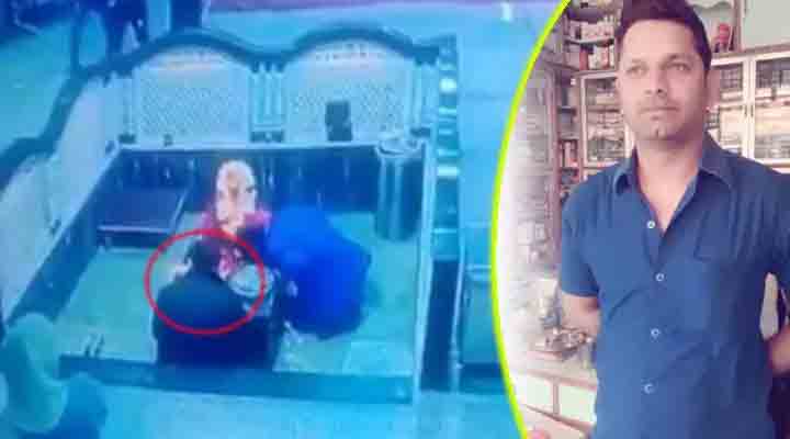Viral Video | గుడిలో దేవుడికి మొక్కుతుండగా గుండెపోటు.. వ్యక్తి మృతి Viral Video | గుడిలో దేవుడికి మొక్కుతుండగా గుండెపోటు.. వ్యక్తి మృతి