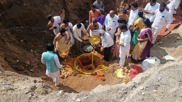 విశాఖకు జగన్ సిద్ధం! పార్టీ ఆఫీసు, సీఎం క్యాంప్ ఆఫీస్! విశాఖకు జగన్ సిద్ధం! పార్టీ ఆఫీసు, సీఎం క్యాంప్ ఆఫీస్!