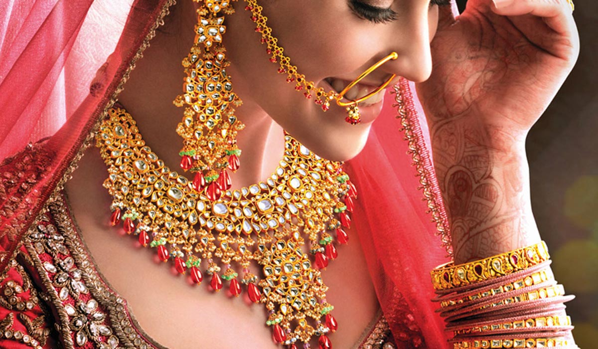 Gold Rates | మహిళలకు గుడ్న్యూస్.. స్వల్పంగా తగ్గిన బంగారం.. భారీగా పతనమైన వెండి..! Gold Rates | మహిళలకు గుడ్న్యూస్.. స్వల్పంగా తగ్గిన బంగారం.. భారీగా పతనమైన వెండి..!