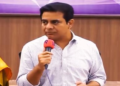 KTR | వరద సాయం చేయడు.. బురద రాజకీయం చేస్తాడు: కిషన్రెడ్డిపై మంత్రి కేటీఆర్ నిప్పులు KTR | వరద సాయం చేయడు.. బురద రాజకీయం చేస్తాడు: కిషన్రెడ్డిపై మంత్రి కేటీఆర్ నిప్పులు