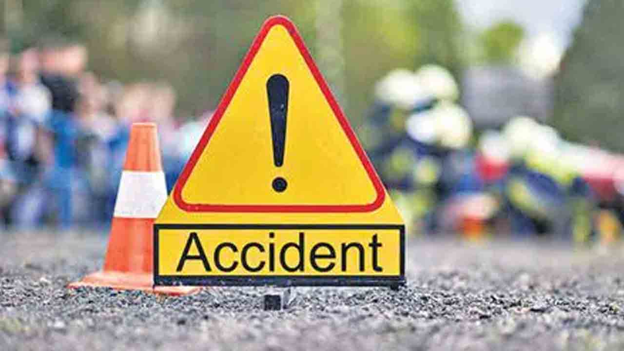 Uttarakhand | లోయలో పడిన కారు.. ముగ్గురు మృతి Uttarakhand | లోయలో పడిన కారు.. ముగ్గురు మృతి