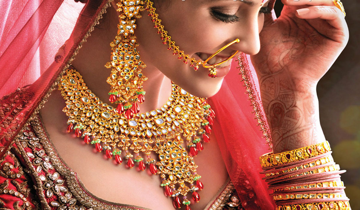 Gold – Silver Rates | మగువలకు ఊరట.. దిగివచ్చిన బంగారం ధరలు.. ఒకే రోజు రూ.2వేలు పతనమైన వెండి..! Gold – Silver Rates | మగువలకు ఊరట.. దిగివచ్చిన బంగారం ధరలు.. ఒకే రోజు రూ.2వేలు పతనమైన వెండి..!