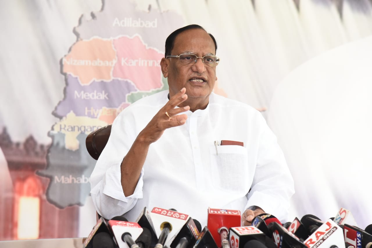 ఎమ్మెల్యేలతో విభేదాలే పార్టీలో మార్పులు: గుత్తా ఎమ్మెల్యేలతో విభేదాలే పార్టీలో మార్పులు: గుత్తా