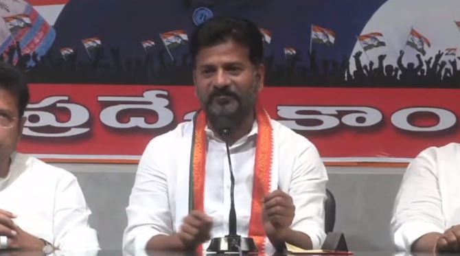 Revanth Reddy | రెండు చోట్ల పోటీతో.. KCR ఓటమి ఒప్పుకున్నట్లే: రేవంత్రెడ్డి Revanth Reddy | రెండు చోట్ల పోటీతో.. KCR ఓటమి ఒప్పుకున్నట్లే: రేవంత్రెడ్డి