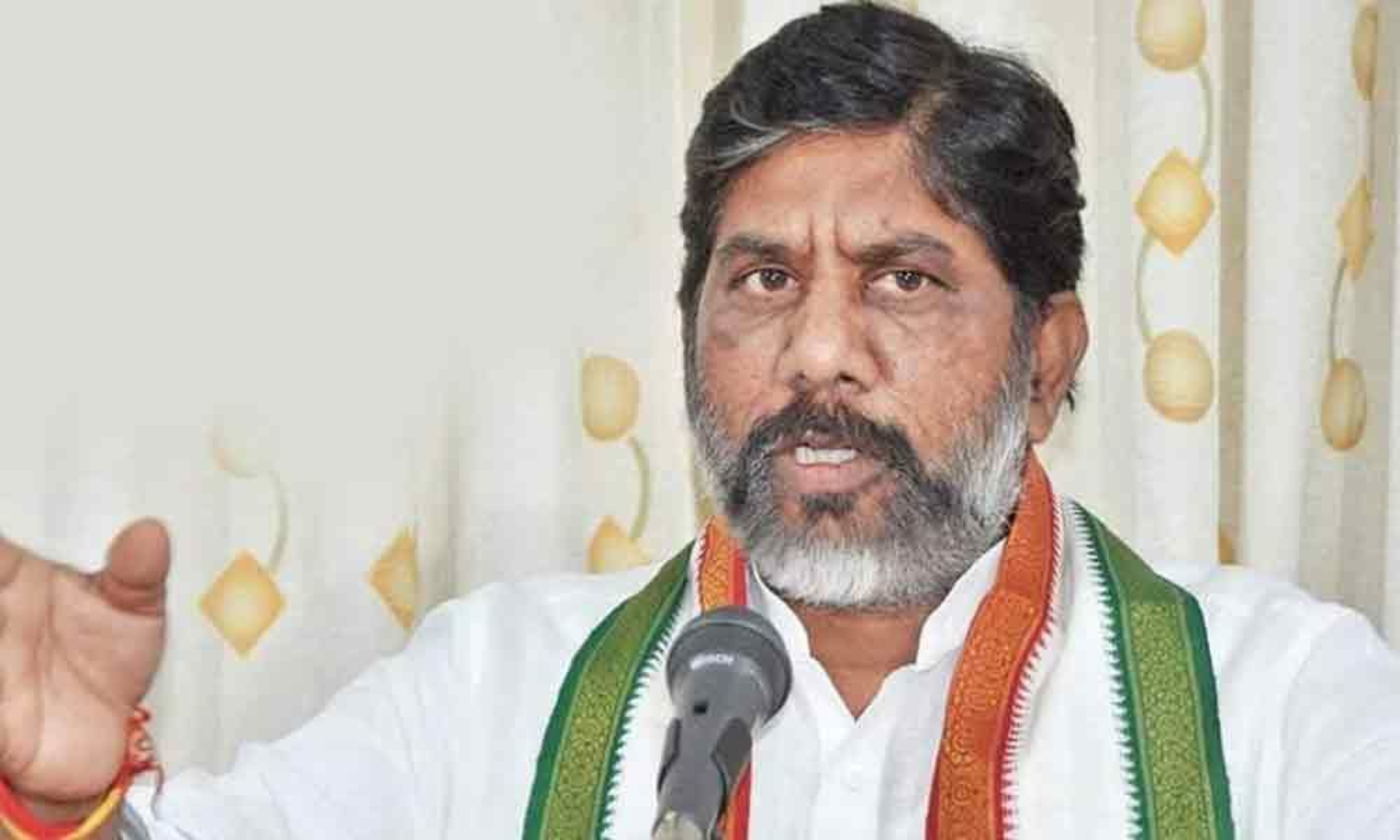 నెల రోజుల్లో కాంగ్రెస్ ప్రభుత్వం..ఆరు గ్యారెంటీలతో కేసీఆర్ కారు టైర్ పంక్చర్ నెల రోజుల్లో కాంగ్రెస్ ప్రభుత్వం..ఆరు గ్యారెంటీలతో కేసీఆర్ కారు టైర్ పంక్చర్