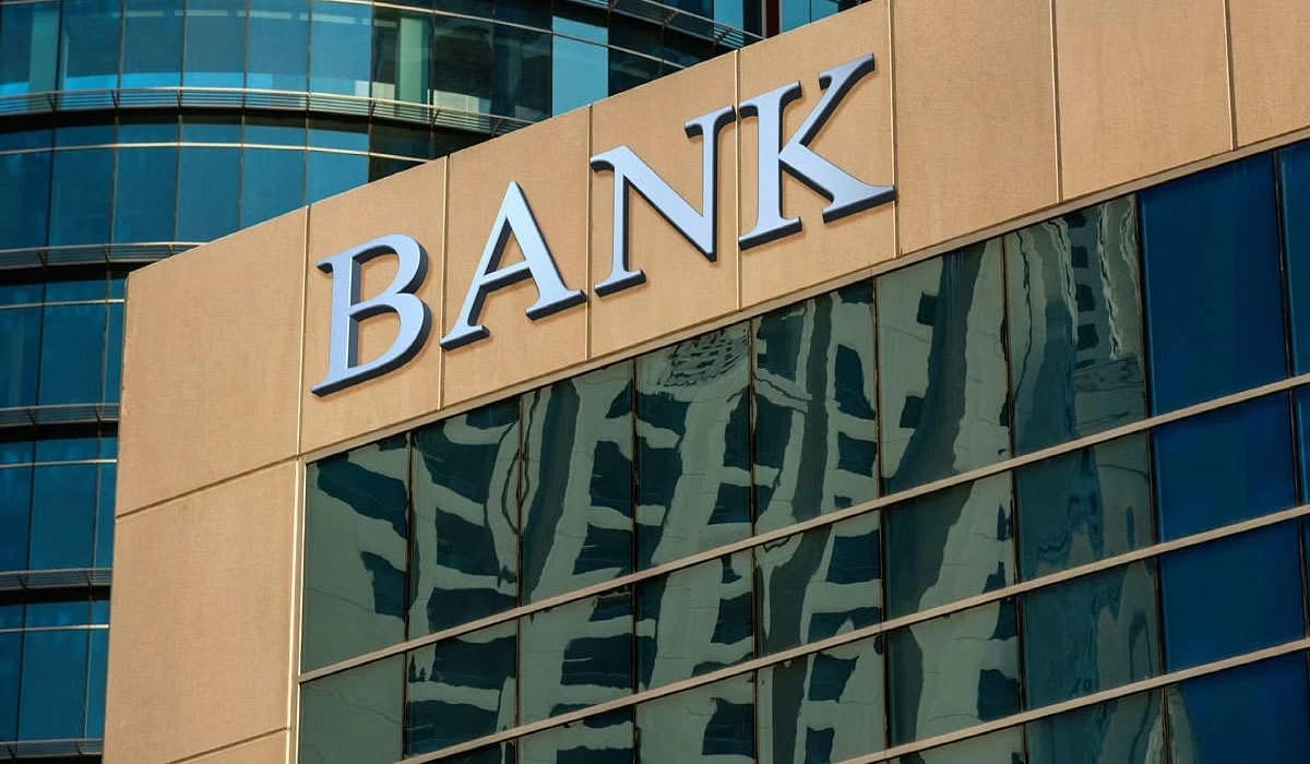 Bank Rules and Regulations | బ్యాంకు దివాళా తీస్తే ఖాతాదారుల పరిస్థితి ఏంటీ..? అకౌంట్లలో రూ.లక్షలుంటే చేతికి వచ్చేదెంతా..? Bank Rules and Regulations | బ్యాంకు దివాళా తీస్తే ఖాతాదారుల పరిస్థితి ఏంటీ..? అకౌంట్లలో రూ.లక్షలుంటే చేతికి వచ్చేదెంతా..?