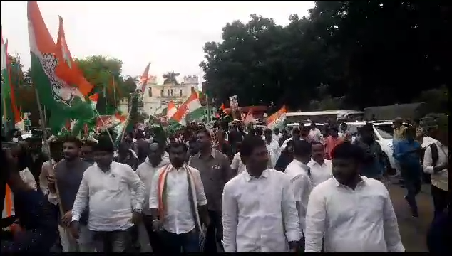 GHMC | కాంగ్రెస్ జీహెచ్ఎంసీ ఆఫీస్ ముట్టడి ఉద్రిక్తత GHMC | కాంగ్రెస్ జీహెచ్ఎంసీ ఆఫీస్ ముట్టడి ఉద్రిక్తత