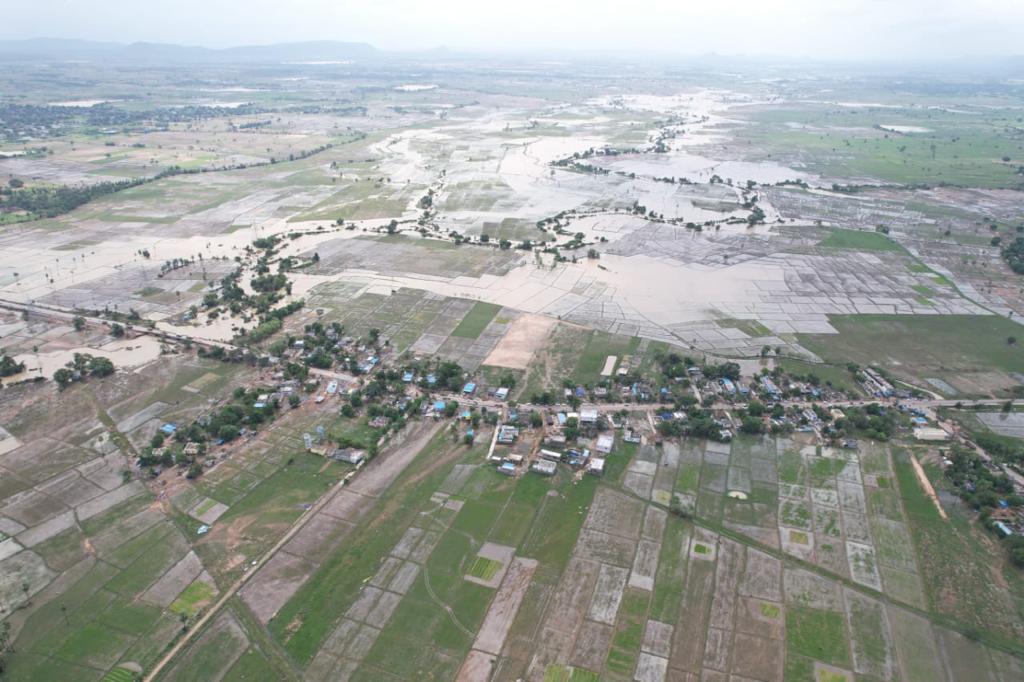 Warangal | వరంగల్లో వరద రాజకీయం.. నేతల నోట బురద మాటలు Warangal | వరంగల్లో వరద రాజకీయం.. నేతల నోట బురద మాటలు