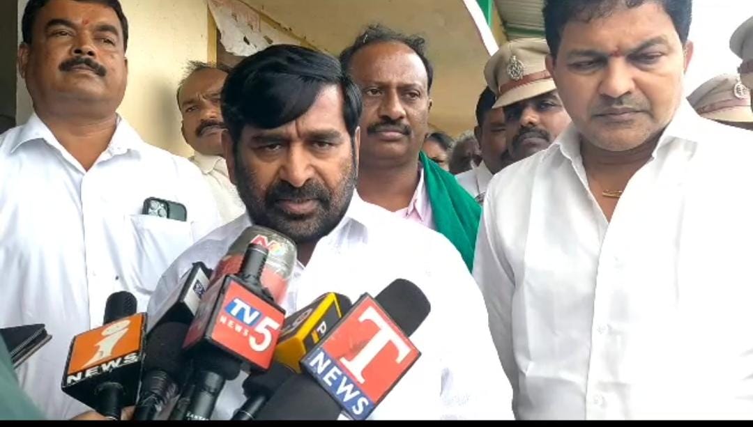 Minister Jagdish Reddy | రేవంత్ రెడ్డిపై మంత్రి జగదీష్ రెడ్ది మండిపాటు Minister Jagdish Reddy | రేవంత్ రెడ్డిపై మంత్రి జగదీష్ రెడ్ది మండిపాటు