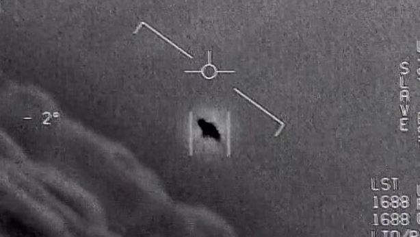 UFO సమాచారం కప్పి పుచ్చేందుకు.. ప్రాణాలు తీసిన US ప్రభుత్వం! UFO సమాచారం కప్పి పుచ్చేందుకు.. ప్రాణాలు తీసిన US ప్రభుత్వం!