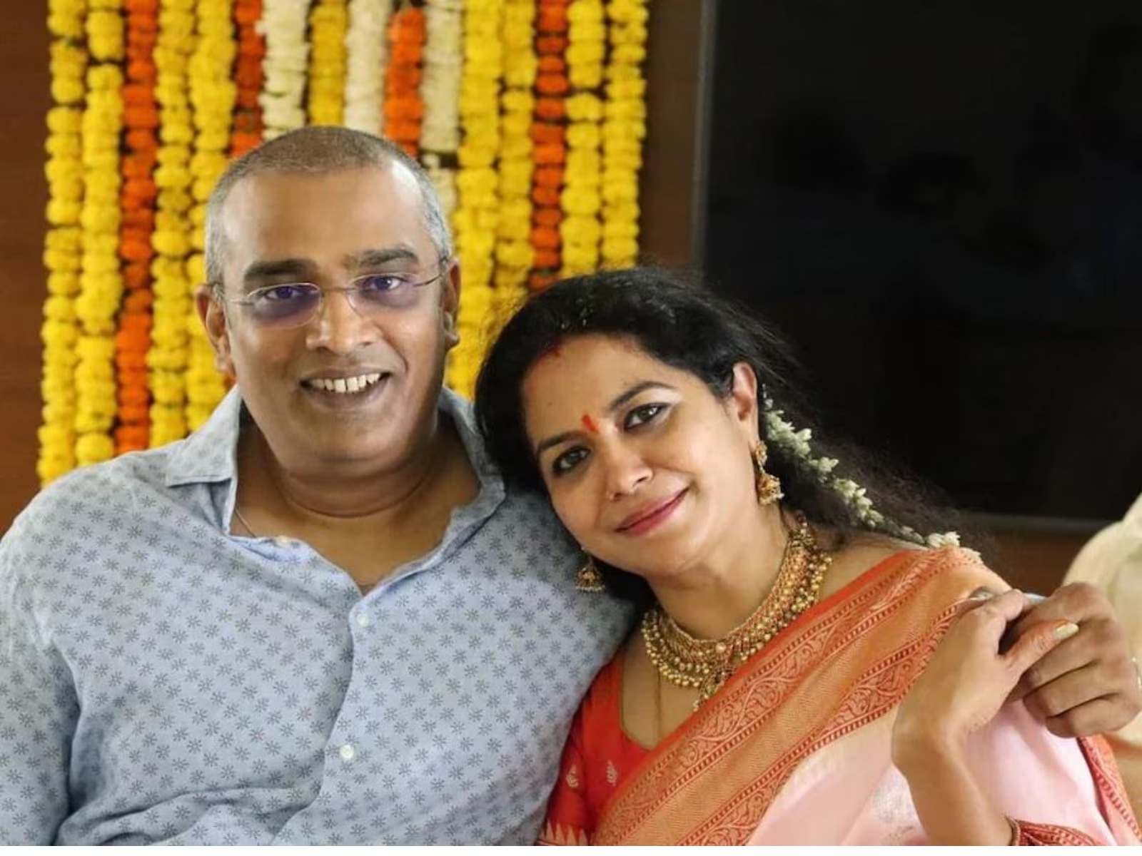 Singer Sunitha Husband | సింగర్ సునీత భర్త రామ్: మరీ ఇంత మోసమా.. ఒక్కసారిగా షాకిచ్చాడుగా Singer Sunitha Husband | సింగర్ సునీత భర్త రామ్: మరీ ఇంత మోసమా.. ఒక్కసారిగా షాకిచ్చాడుగా