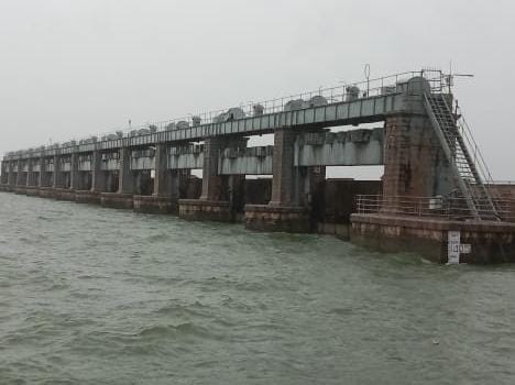 Adilabad | అతలాకుతలమైన జనజీవనం.. వేల ఎకరాల్లో పంట నష్టం Adilabad | అతలాకుతలమైన జనజీవనం.. వేల ఎకరాల్లో పంట నష్టం
