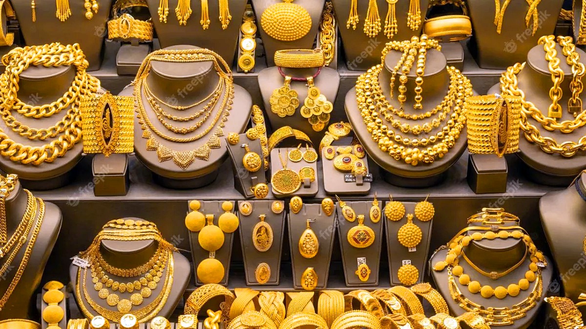Gold storage at home | ఇంట్లో.. ఎంత బంగారం ఉంచుకోవచ్చో తెలుసా? Gold storage at home | ఇంట్లో.. ఎంత బంగారం ఉంచుకోవచ్చో తెలుసా?