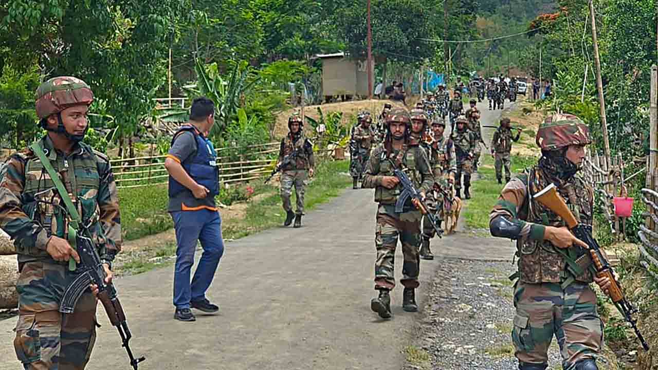 Manipur | దేశంలోకి 718 మంది మయన్మార్ జాతీయులు Manipur | దేశంలోకి 718 మంది మయన్మార్ జాతీయులు