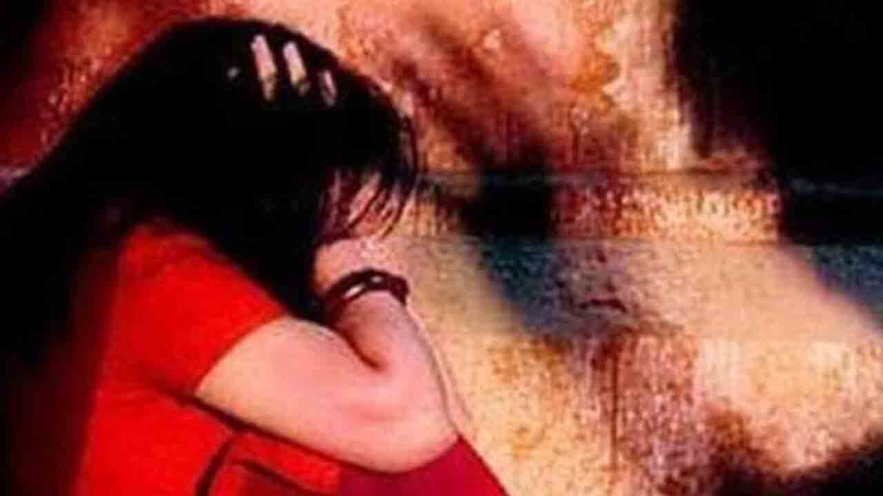 Dalit Woman | దళిత యువతిపై లైంగికదాడి.. వీడియో చిత్రీకరించి బ్లాక్ మెయిల్ Dalit Woman | దళిత యువతిపై లైంగికదాడి.. వీడియో చిత్రీకరించి బ్లాక్ మెయిల్