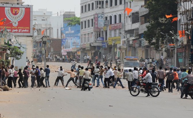 Haryana | బావ వస్తున్నాడు.. దండలు సిద్ధం చేయండి! అగ్ని ఆజ్యంలా.. ఓ వర్గాన్నిరెచ్చగొట్టే వ్యాఖ్యలు Haryana | బావ వస్తున్నాడు.. దండలు సిద్ధం చేయండి! అగ్ని ఆజ్యంలా.. ఓ వర్గాన్నిరెచ్చగొట్టే వ్యాఖ్యలు