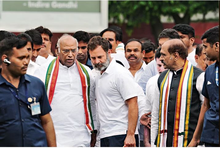 Congress | CWC పునర్వవస్థీకరణ.. తెలుగు రాష్ట్రాల నుంచి ఆరుగురు Congress | CWC పునర్వవస్థీకరణ.. తెలుగు రాష్ట్రాల నుంచి ఆరుగురు