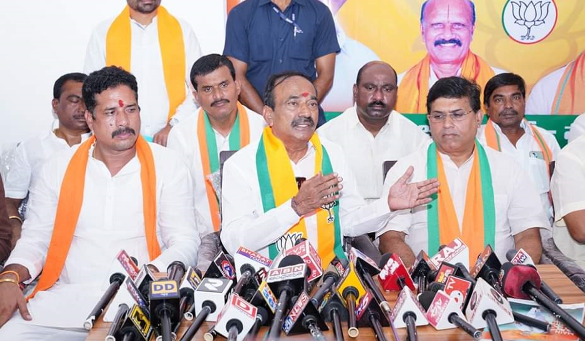 Etela Rajender | అక్రమార్కులకే బీఆర్ఎస్ సీట్లు: ఎమ్మెల్యే ఈటల Etela Rajender | అక్రమార్కులకే బీఆర్ఎస్ సీట్లు: ఎమ్మెల్యే ఈటల