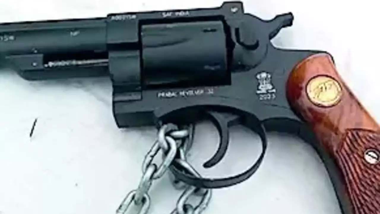 Revolver Prabal | మృగాళ్ల నుంచి మహిళల రక్షణ కోసం.. ‘ప్రబల్ రివాల్వర్’.. మీరూ ట్రై చేయండి..! Revolver Prabal | మృగాళ్ల నుంచి మహిళల రక్షణ కోసం.. ‘ప్రబల్ రివాల్వర్’.. మీరూ ట్రై చేయండి..!
