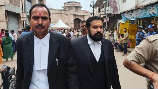 Gyanvapi | జ్ఞానవాపి మసీదులో.. ఏఎస్ఐ శాస్త్రీయ సర్వే ప్రారంభం Gyanvapi | జ్ఞానవాపి మసీదులో.. ఏఎస్ఐ శాస్త్రీయ సర్వే ప్రారంభం