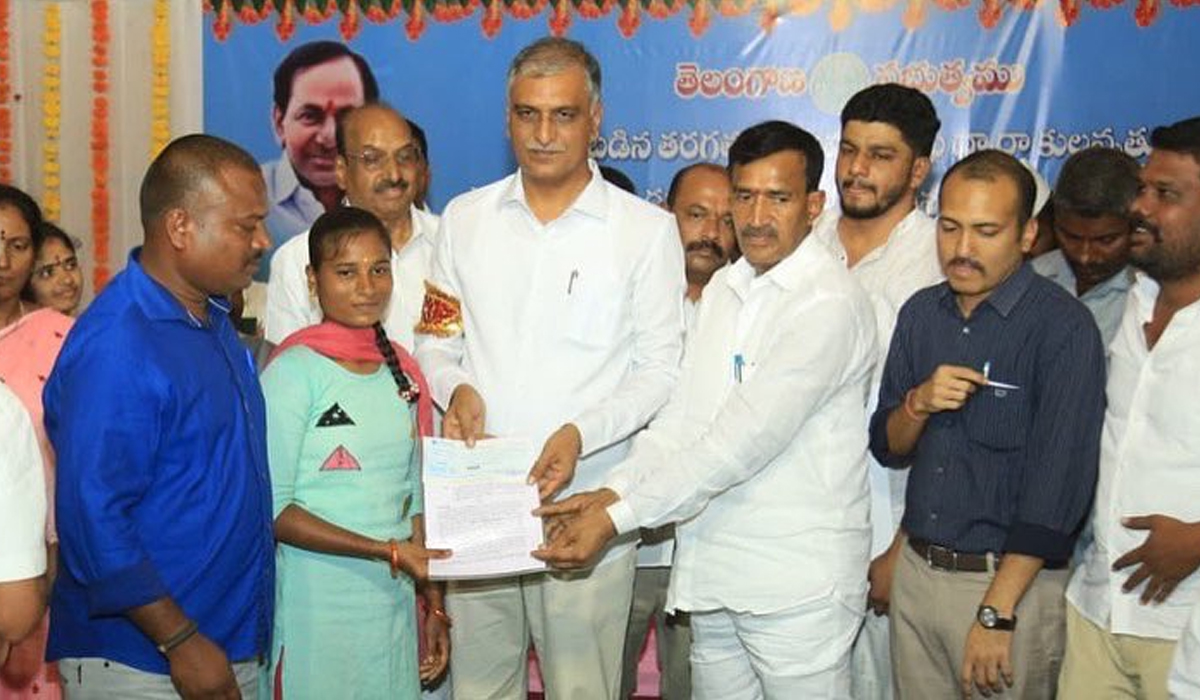 Harish Rao | కులవృత్తులను ప్రోత్సహించేందుకే బీసీ బంధు: మంత్రి హరీశ్ రావు Harish Rao | కులవృత్తులను ప్రోత్సహించేందుకే బీసీ బంధు: మంత్రి హరీశ్ రావు