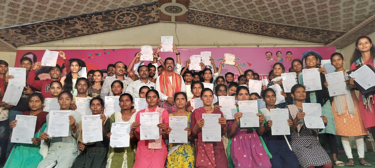 Medak | మెగా జాబ్ మేళా విజయవంతం: సీఎం కేసీఆర్ రాజకీయ కార్యదర్శి, ఎమ్మెల్సీ శేరి సుభాష్ రెడ్డి Medak | మెగా జాబ్ మేళా విజయవంతం: సీఎం కేసీఆర్ రాజకీయ కార్యదర్శి, ఎమ్మెల్సీ శేరి సుభాష్ రెడ్డి
