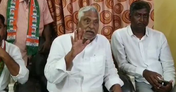 MLC Jeevan Reddy | తెలంగాణ ప్రభుత్వానికి సాగునీటి ప్రాజెక్టులపై పట్టింపేది?: ఎమ్మెల్సీ జీవన్ రెడ్డి MLC Jeevan Reddy | తెలంగాణ ప్రభుత్వానికి సాగునీటి ప్రాజెక్టులపై పట్టింపేది?: ఎమ్మెల్సీ జీవన్ రెడ్డి