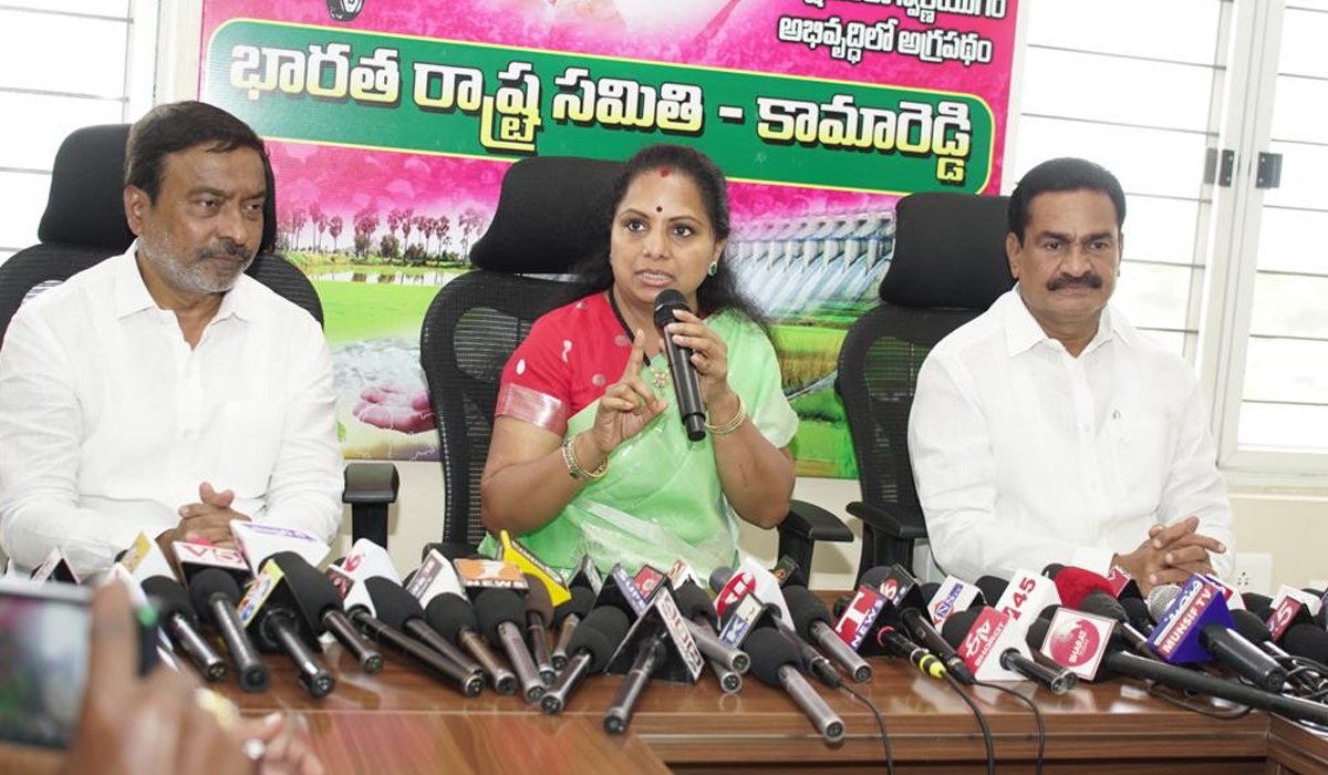 MLC Kavitha | ఎస్సీ డిక్లరేషన్తో కాంగ్రెస్ మరో మోసం: ఎమ్మెల్సీ కవిత MLC Kavitha | ఎస్సీ డిక్లరేషన్తో కాంగ్రెస్ మరో మోసం: ఎమ్మెల్సీ కవిత