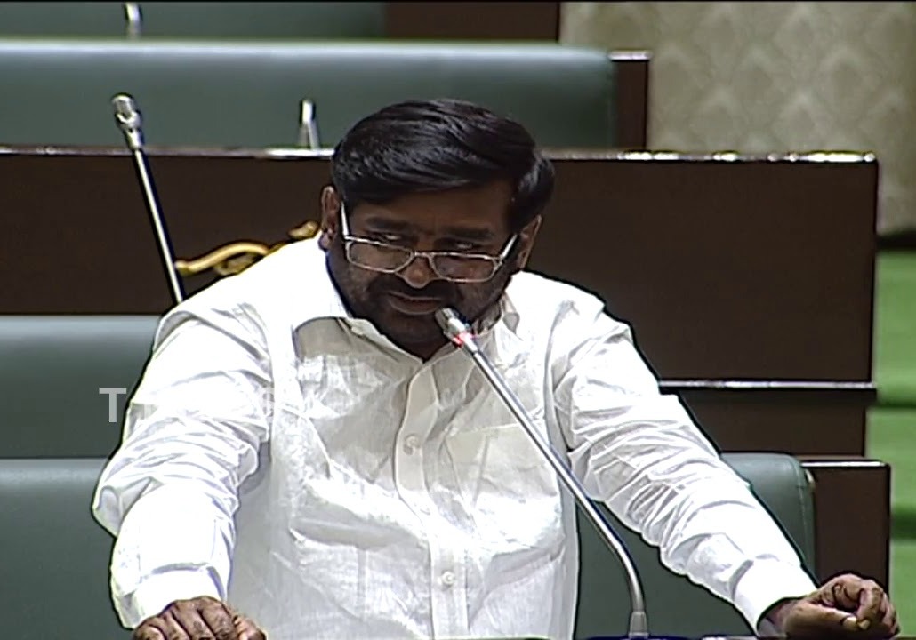 Minister Jagadish Reddy | ప్రభుత్వ రంగ సంస్థలను కాపాడేందుకు కేసీఆర్ కృషి: మంత్రి జగదీశ్ రెడ్డి Minister Jagadish Reddy | ప్రభుత్వ రంగ సంస్థలను కాపాడేందుకు కేసీఆర్ కృషి: మంత్రి జగదీశ్ రెడ్డి