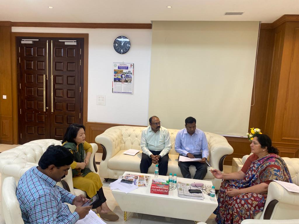 Minister Satyavati Rathod | షెడ్యూల్డ్ ఏరియాల్లో చట్టాల అమలుపై ప్రత్యేక దృష్టి: మంత్రి సత్యవతి Minister Satyavati Rathod | షెడ్యూల్డ్ ఏరియాల్లో చట్టాల అమలుపై ప్రత్యేక దృష్టి: మంత్రి సత్యవతి
