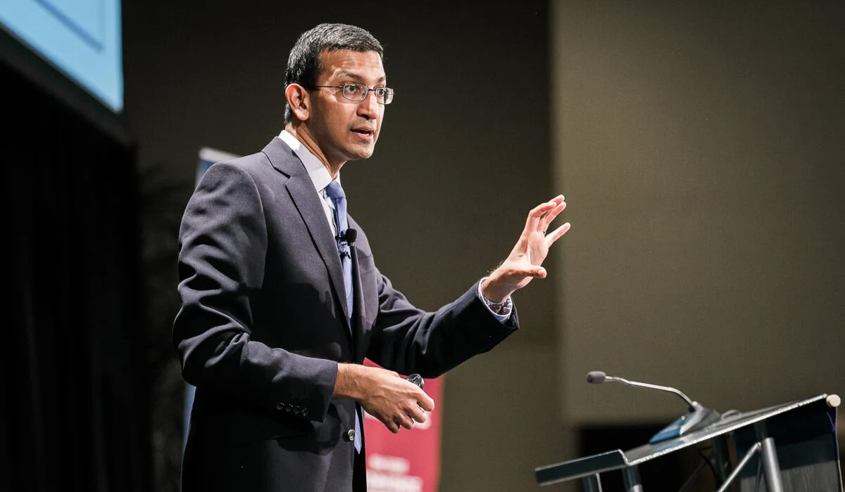 Raj Chetty | ఆర్థికవేత్త రాజ్ చెట్టికి హార్వర్డ్ వర్సిటీ అవార్డు Raj Chetty | ఆర్థికవేత్త రాజ్ చెట్టికి హార్వర్డ్ వర్సిటీ అవార్డు