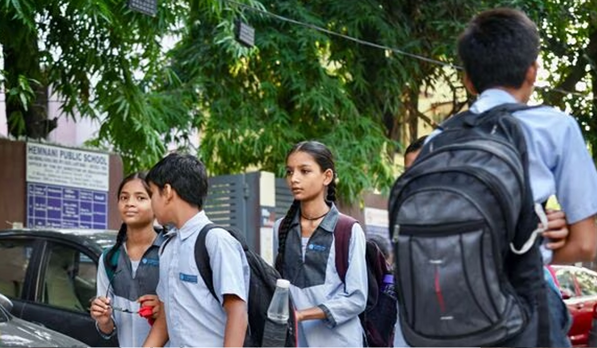 Delhi | ప్రభుత్వ పాఠశాలల్లో సెల్ఫోన్లు నిషేధం.. ఆదేశాలు జారీ Delhi | ప్రభుత్వ పాఠశాలల్లో సెల్ఫోన్లు నిషేధం.. ఆదేశాలు జారీ