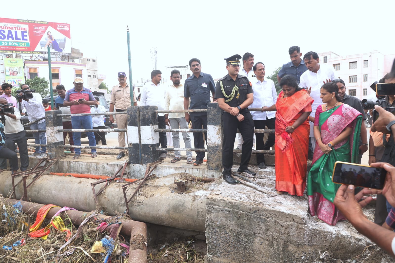 Tamilisai | వరద ముంపునకు పరిష్కారం చూపెట్టడంలో నిర్లక్ష్యం: గవర్నర్ తమిళసై