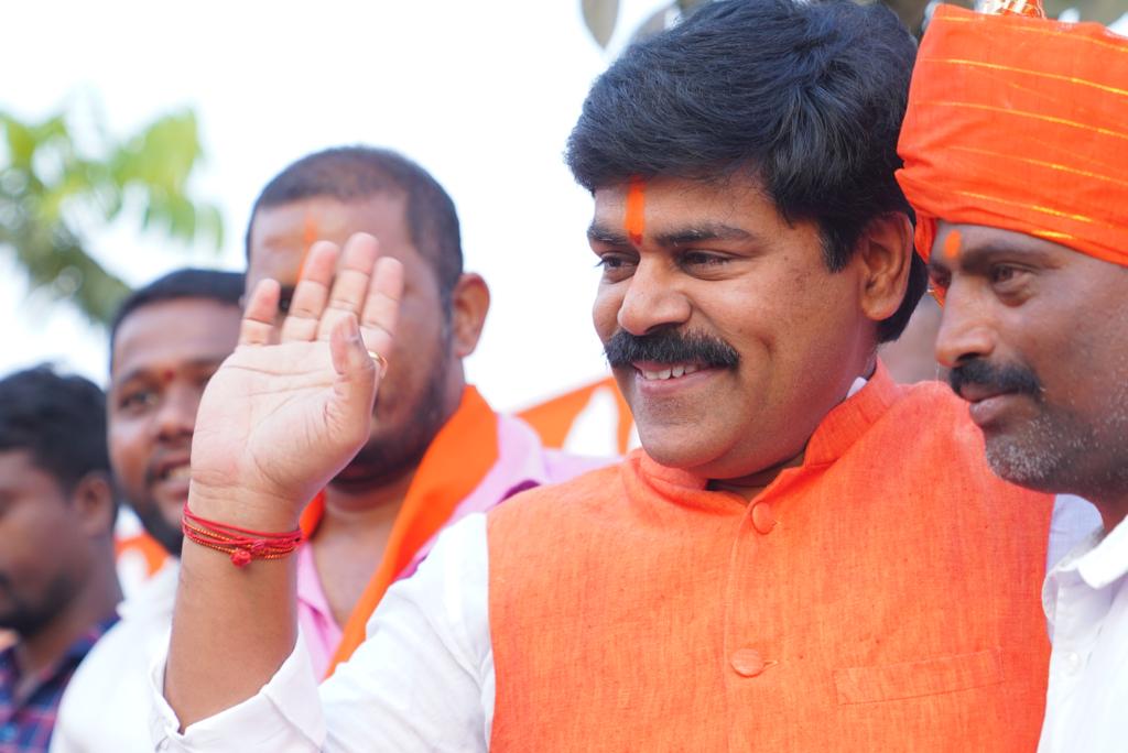 Nizamabad | పుంజుకుంటున్న కాంగ్రెస్.. ఆర్మూర్ బీజేపీ నేత వినయ్రెడ్డిపై హస్తం గురి? Nizamabad | పుంజుకుంటున్న కాంగ్రెస్.. ఆర్మూర్ బీజేపీ నేత వినయ్రెడ్డిపై హస్తం గురి?