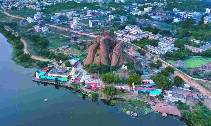 Warangal | ఓరుగల్లు అభివృద్ధిపై కారు మబ్బులు.. పొలిటికల్ విల్ పవర్ లేని నేతలు Warangal | ఓరుగల్లు అభివృద్ధిపై కారు మబ్బులు.. పొలిటికల్ విల్ పవర్ లేని నేతలు