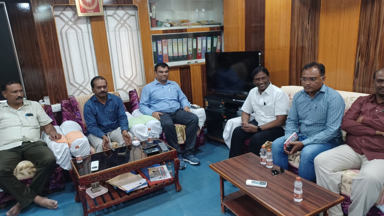 Miryalaguda | మిర్యాలగూడ రైల్వే స్టేషన్ ఆధునీకరణ: రైల్వే సీడీఎం Miryalaguda | మిర్యాలగూడ రైల్వే స్టేషన్ ఆధునీకరణ: రైల్వే సీడీఎం